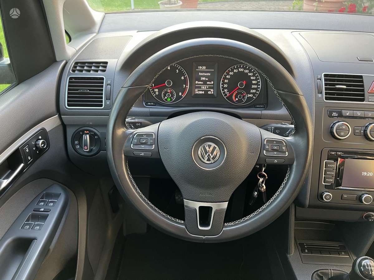 Volkswagen Touran - 7