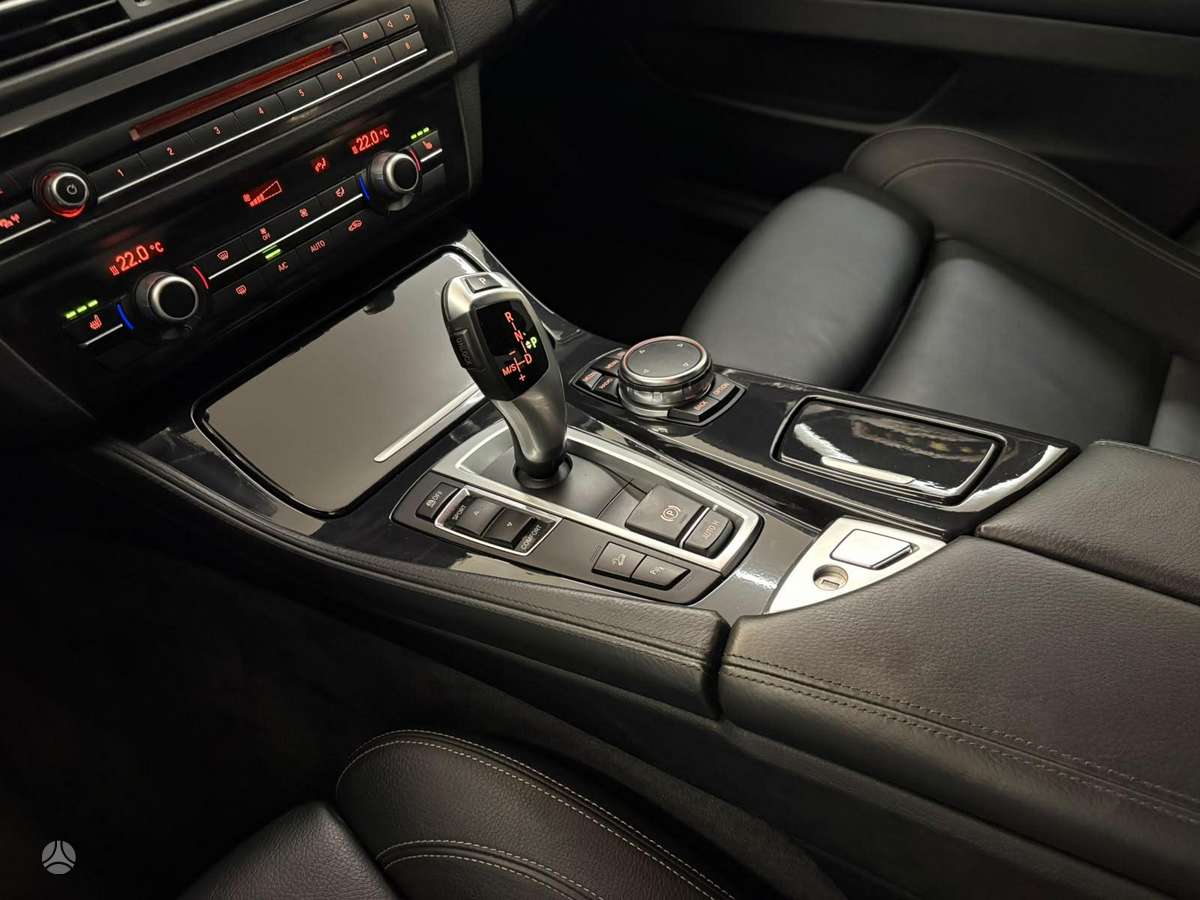 BMW 520, 2.0 l., Седан