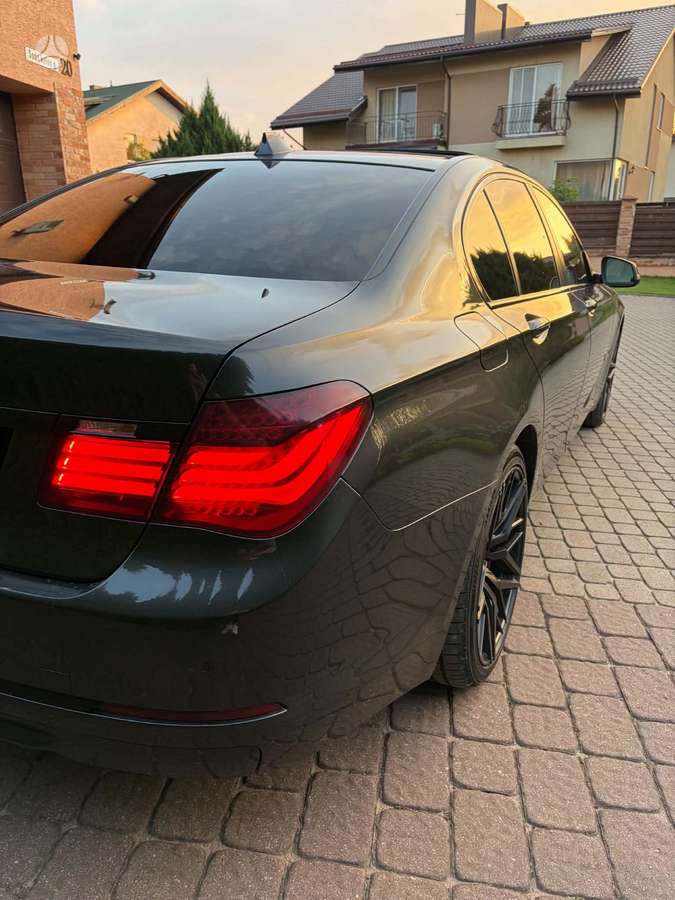 BMW 730, sedanas