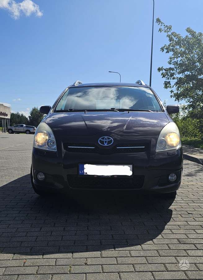Toyota Corolla Verso - 2