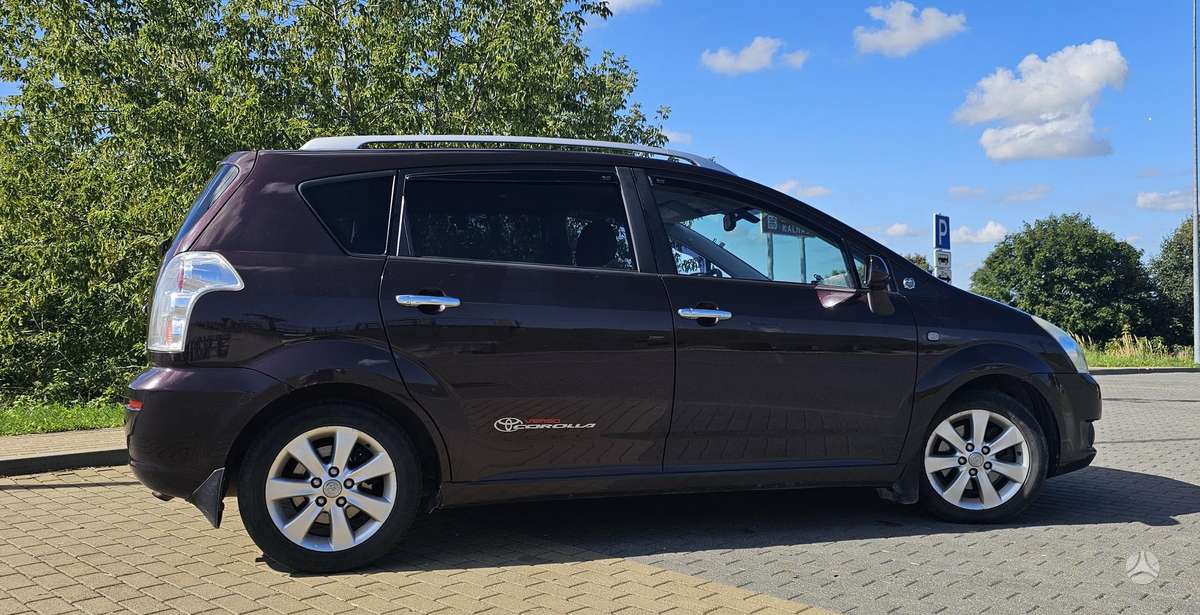 Toyota Corolla Verso - 3