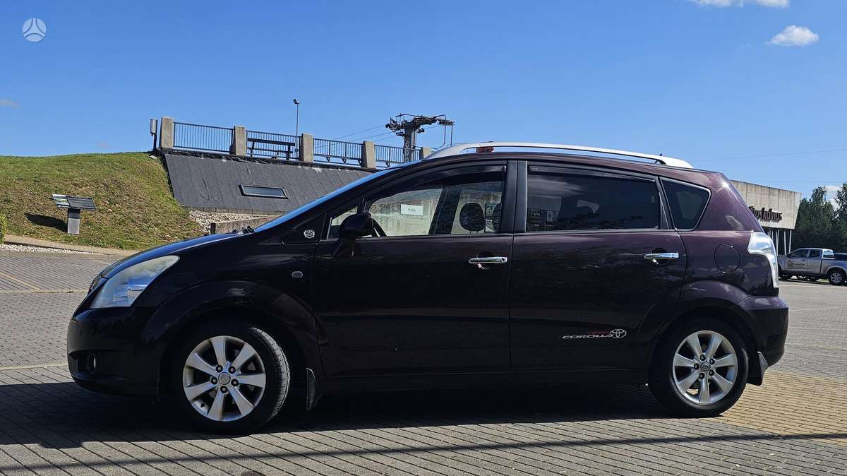 Toyota Corolla Verso - 4