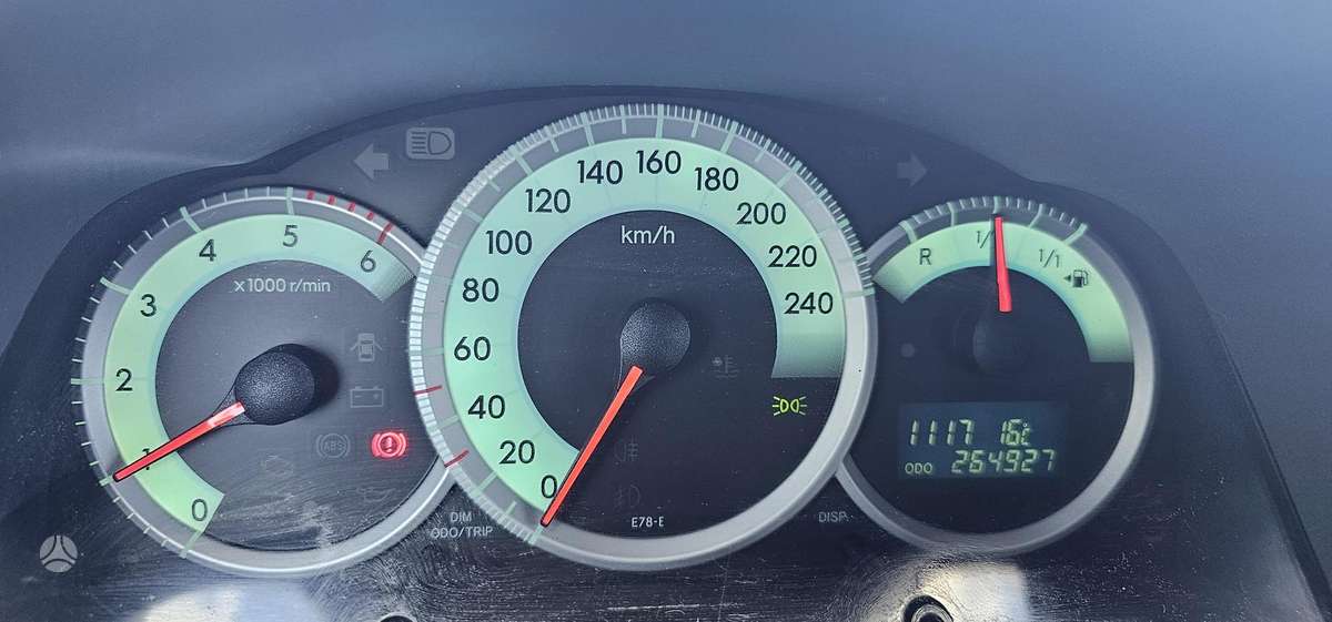 Toyota Corolla Verso - 8