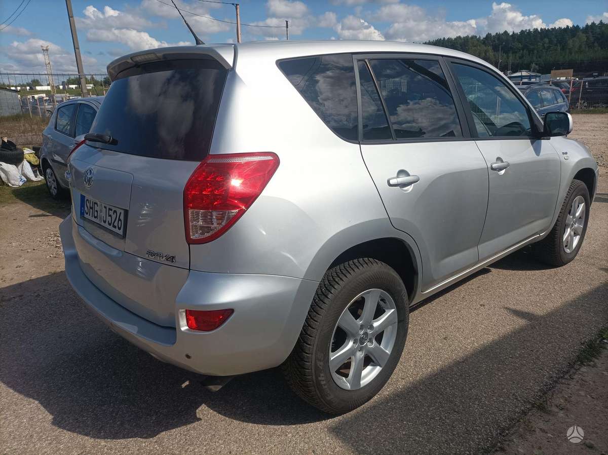 Toyota RAV4 - 3