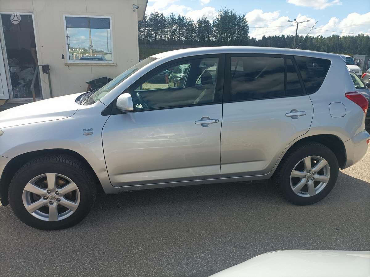 Toyota RAV4 - 7