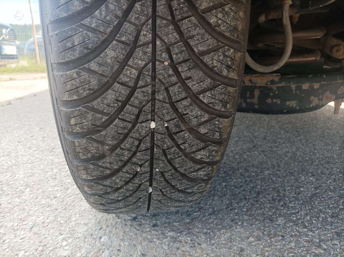 Toyota RAV4 - 10