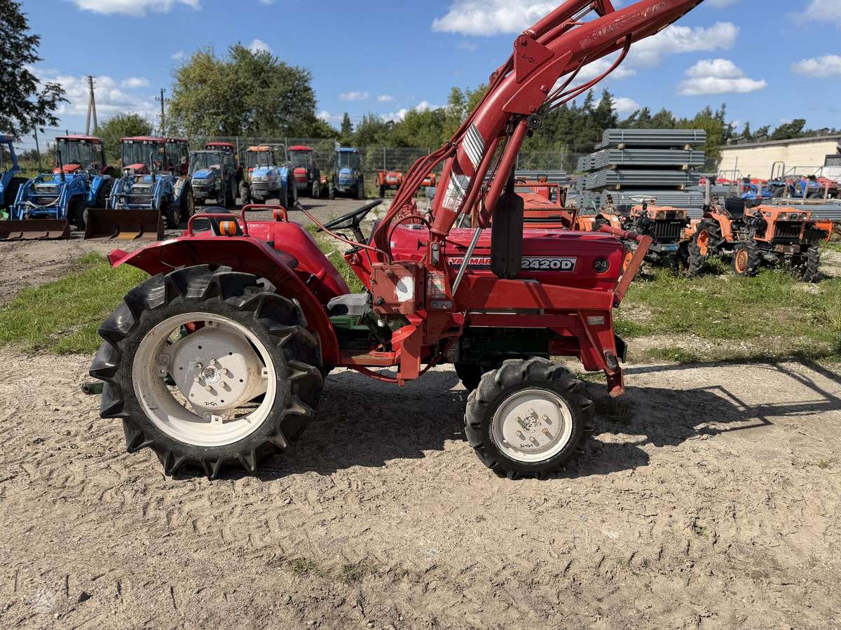 Yanmar YM2420, traktoriai