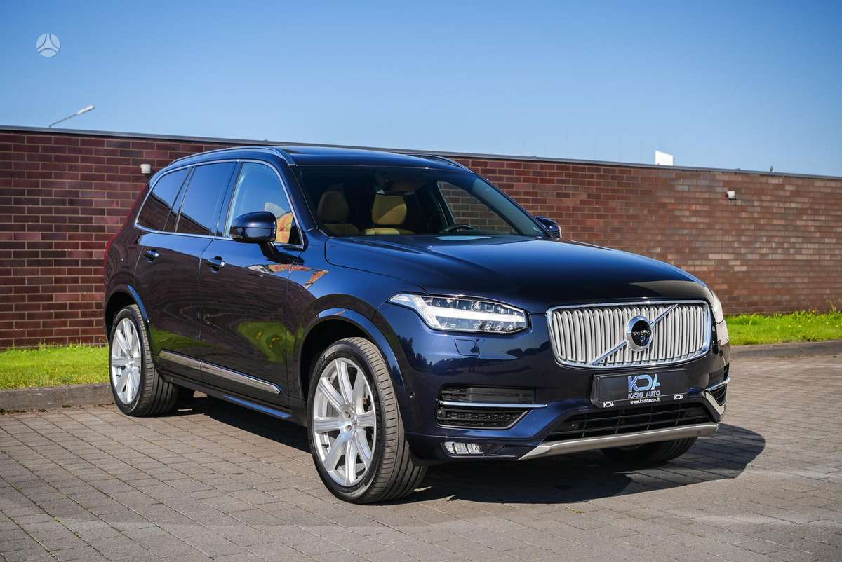Volvo XC90 - 1