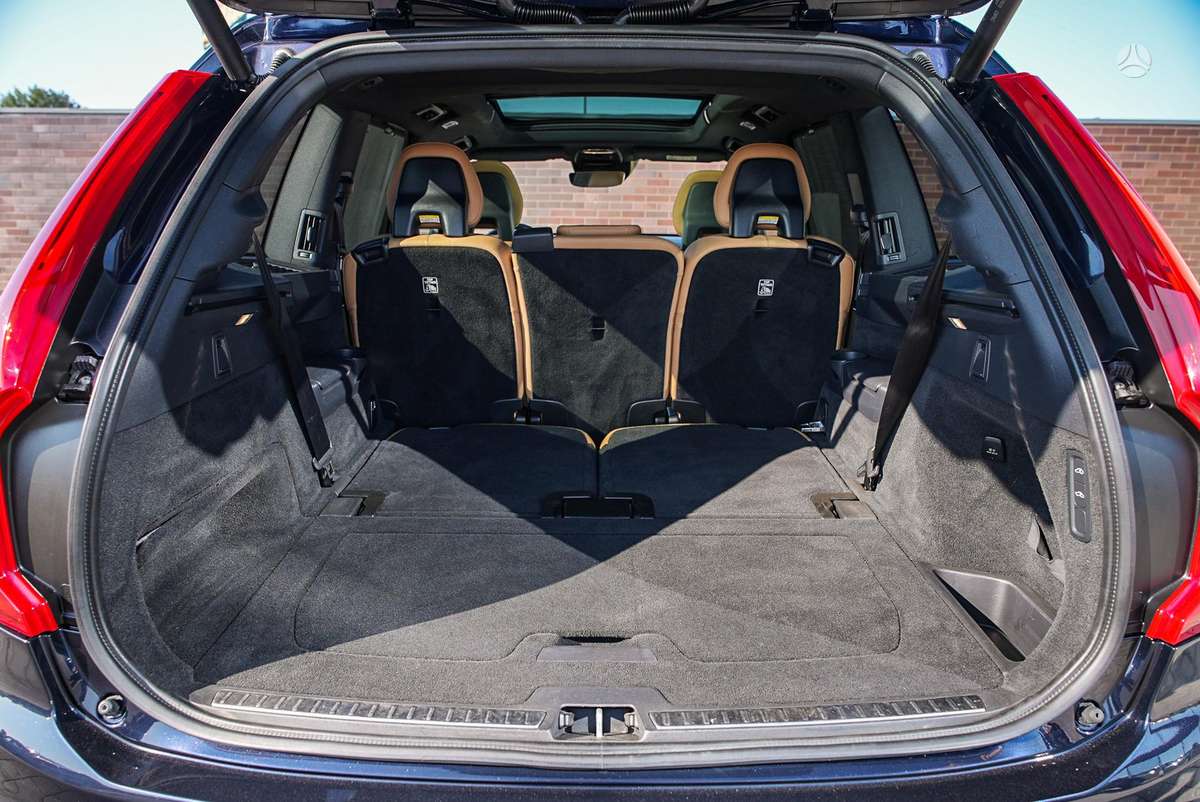 Volvo XC90 - 11