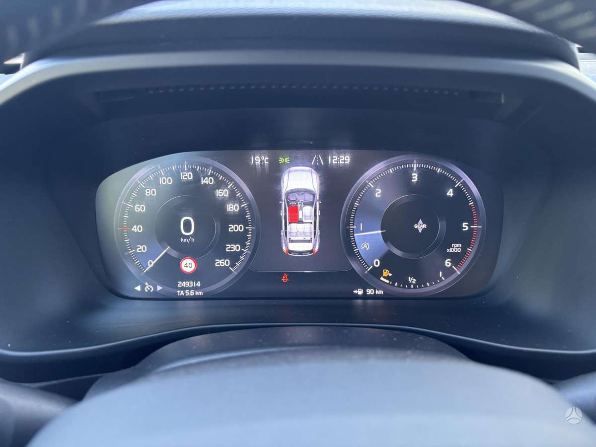 Volvo XC40, 2.0 l., Внедорожник / Кроссовер
