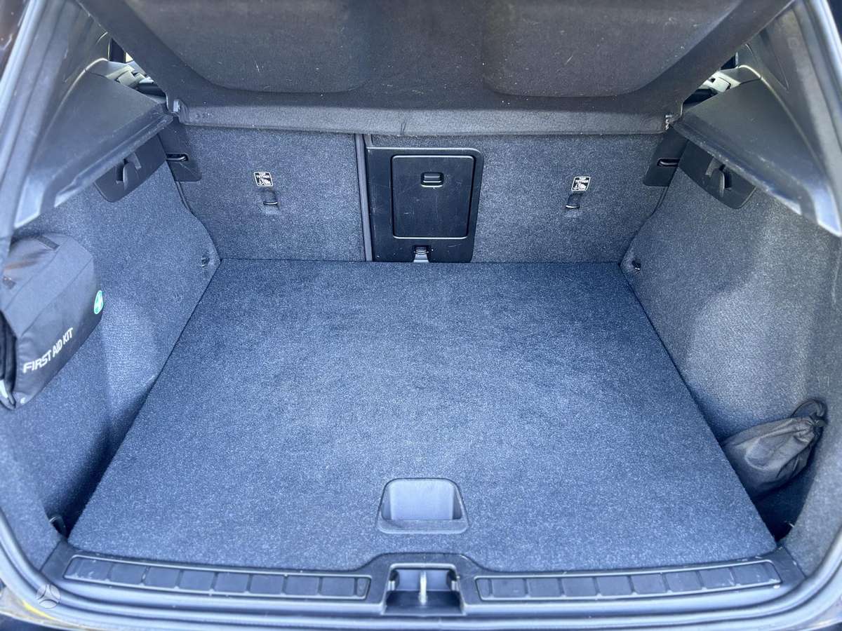 Volvo XC40, 2.0 l., Внедорожник / Кроссовер