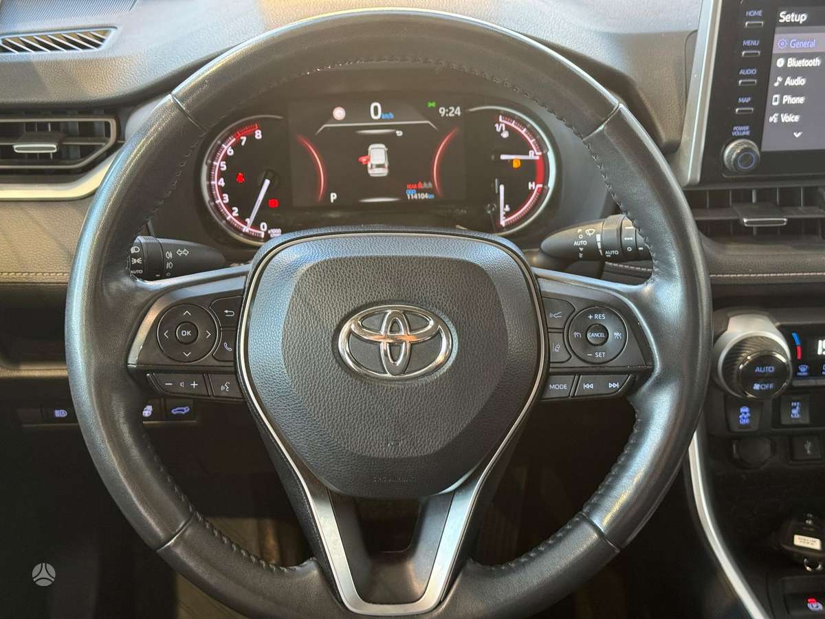 Toyota RAV4 - 8