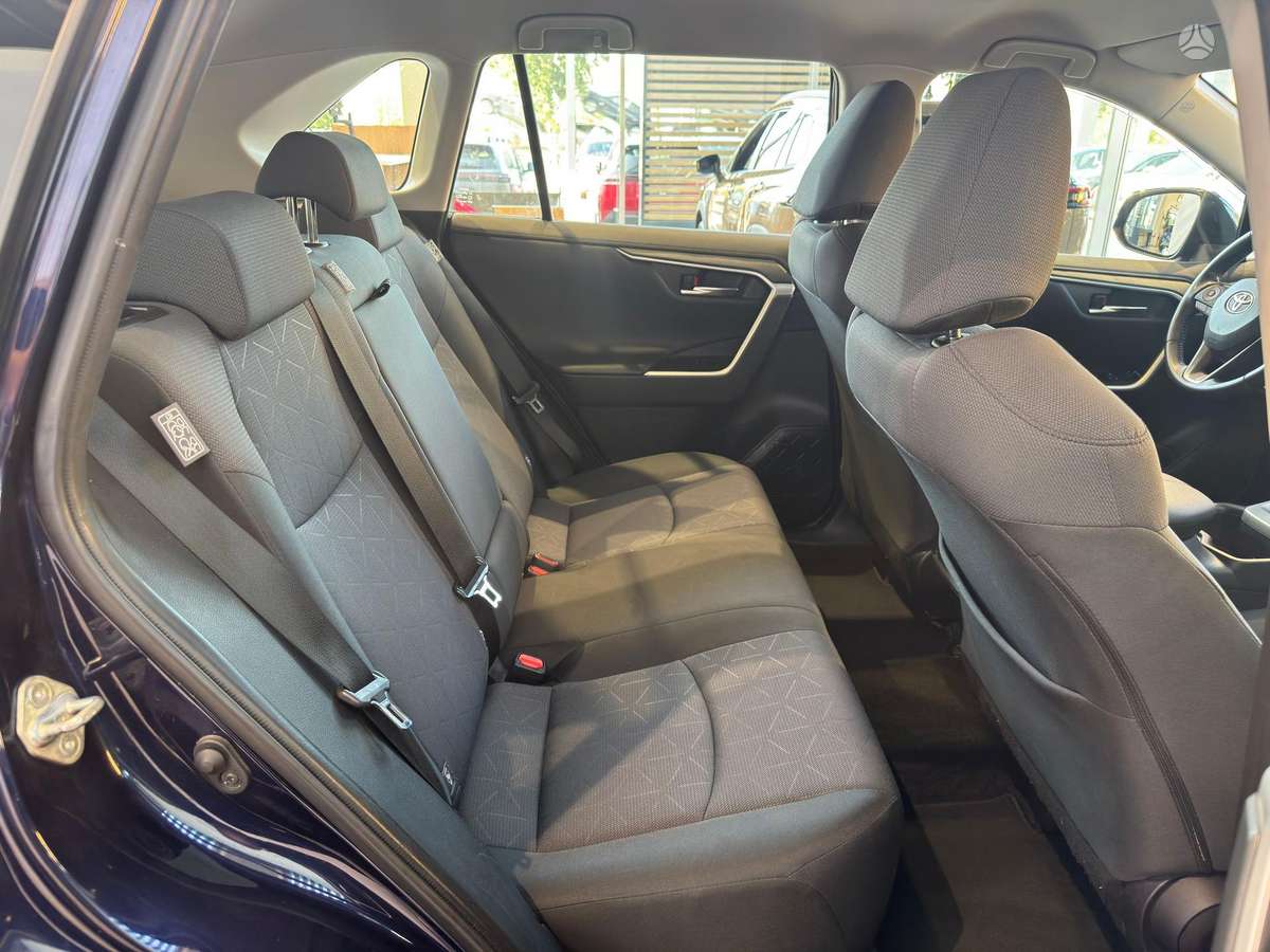 Toyota RAV4 - 11