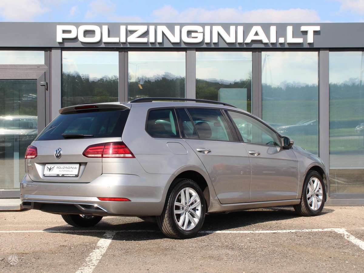 Volkswagen Golf - 4