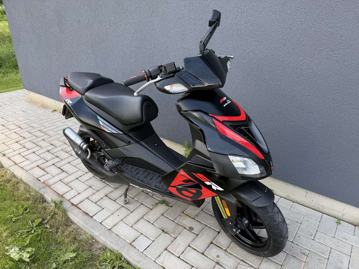 Aprilia SR 49cc, мотороллеры / мопеды