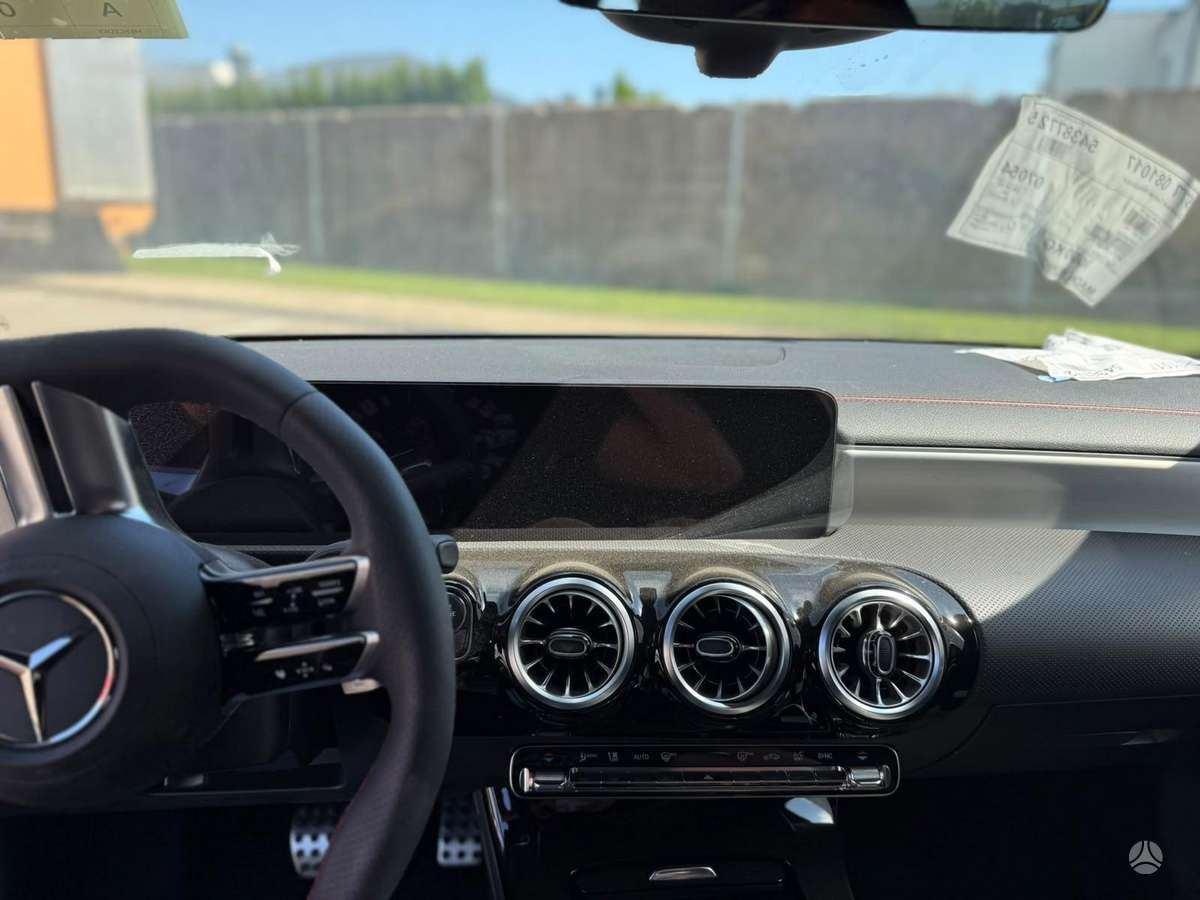 Mercedes-Benz CLA200 Dalimis