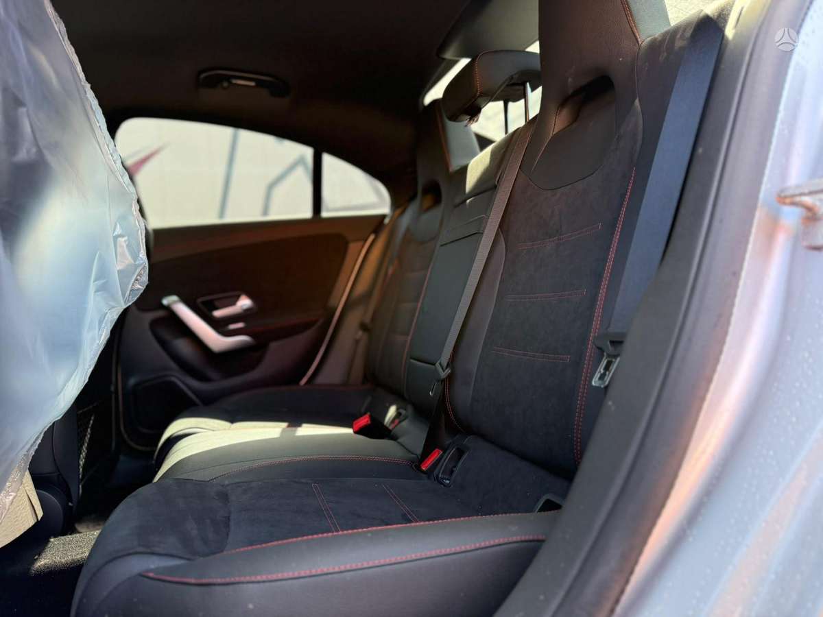 Mercedes-Benz CLA200 Dalimis