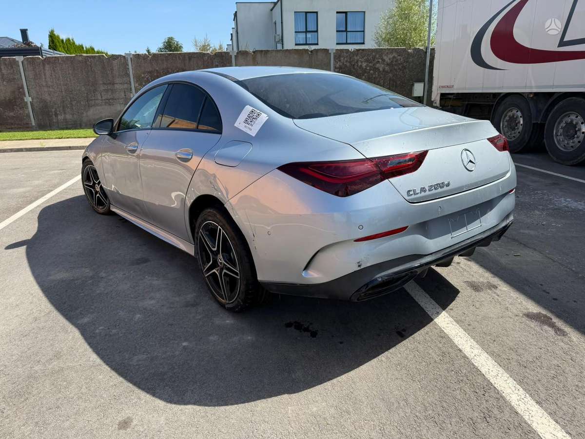 Mercedes-Benz CLA200 Dalimis