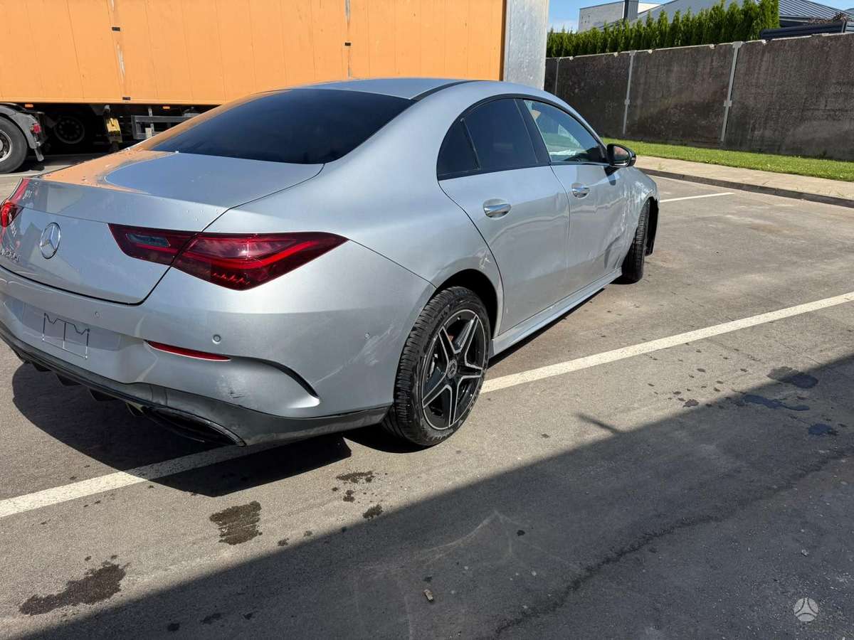 Mercedes-Benz CLA200 Dalimis