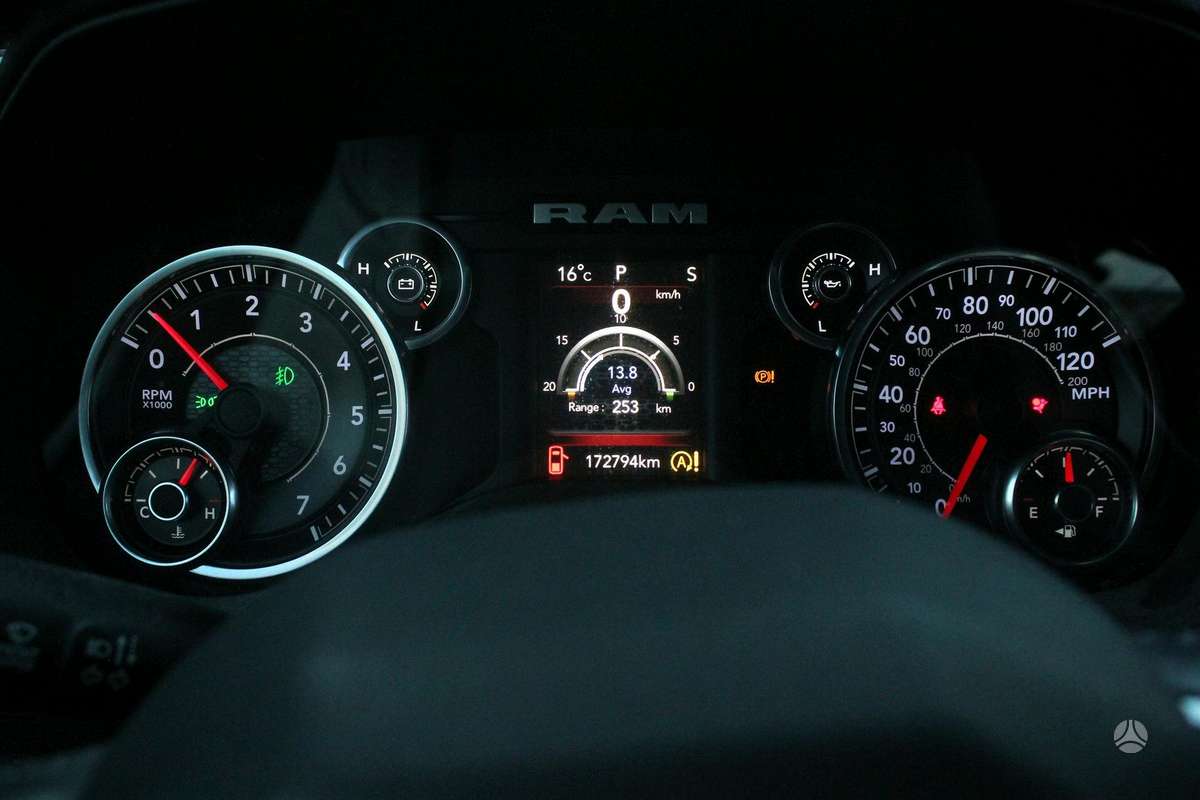 RAM 1500, 5.7 l., Пикап