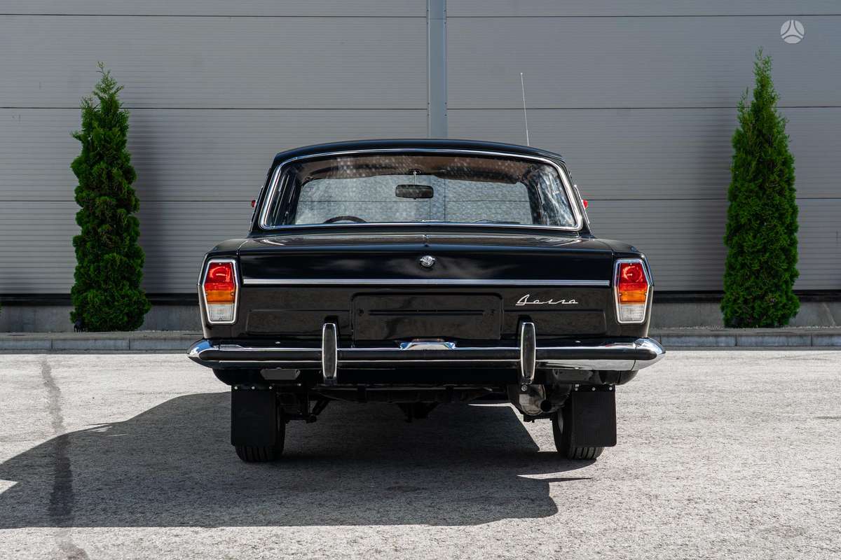 GAZ 24, 2.5 l., Седан