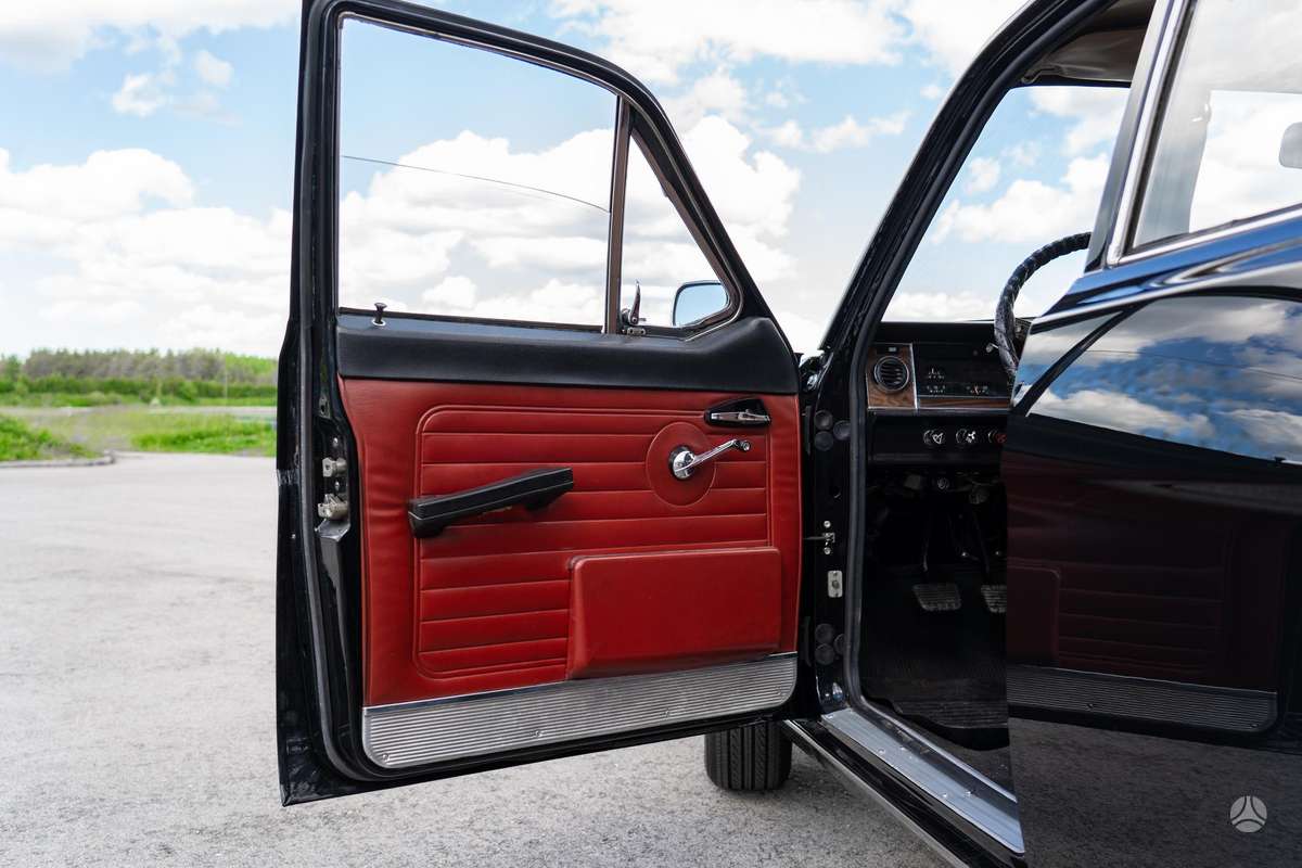 GAZ 24, 2.5 l., Седан