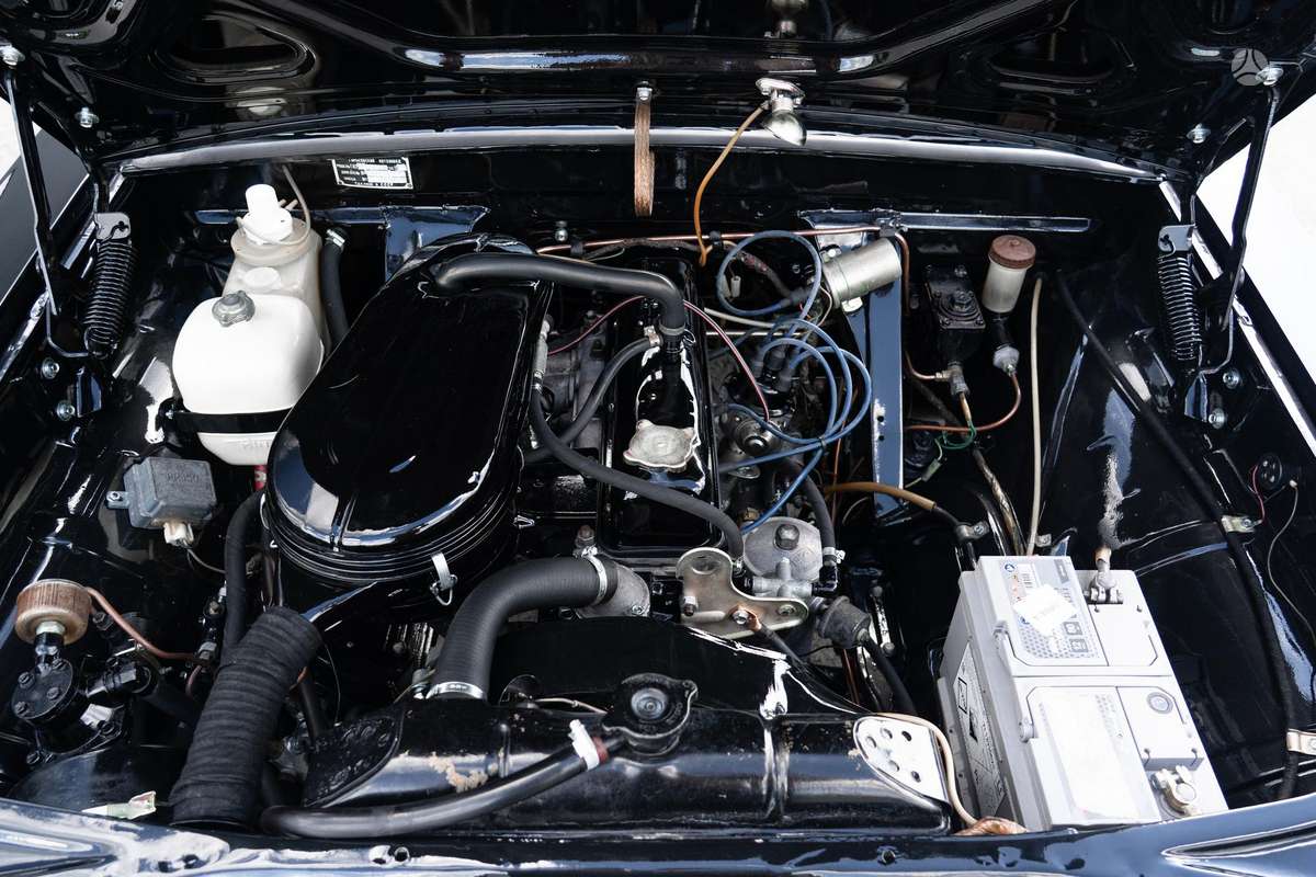 GAZ 24, 2.5 l., Седан