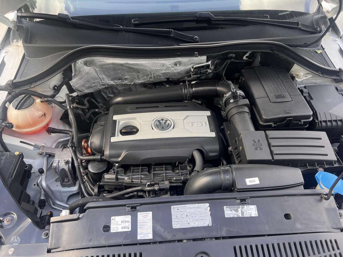 Volkswagen Tiguan - 11