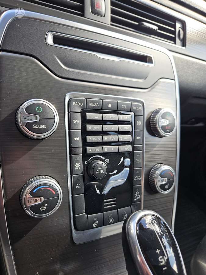 Volvo XC70, 2.4 l., wagon