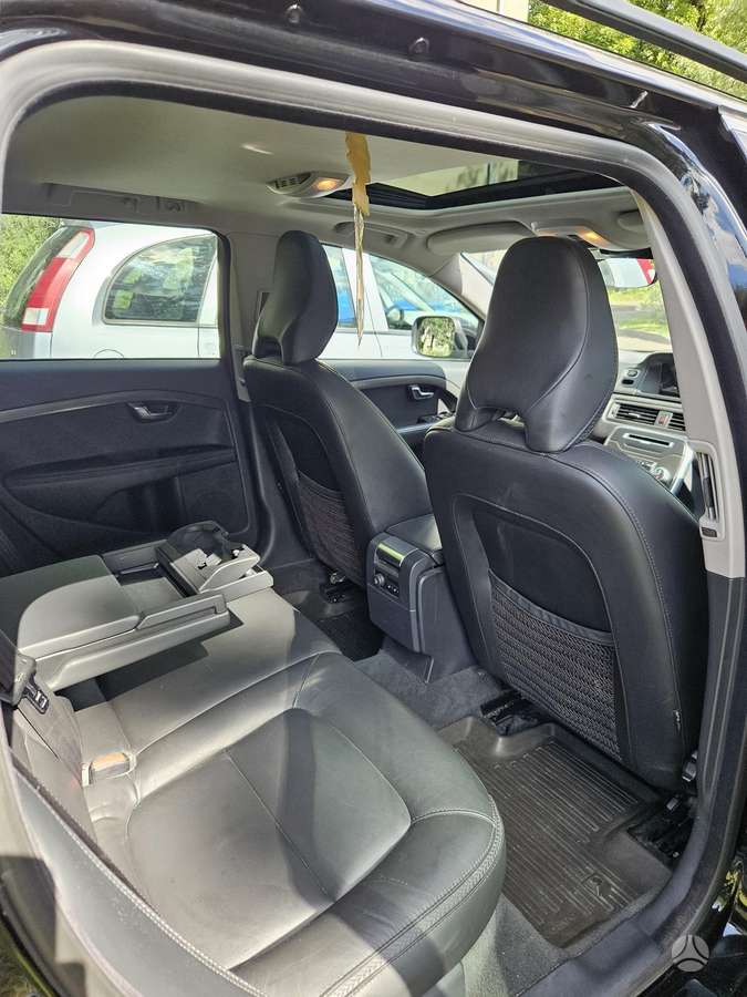 Volvo XC70, 2.4 l., wagon