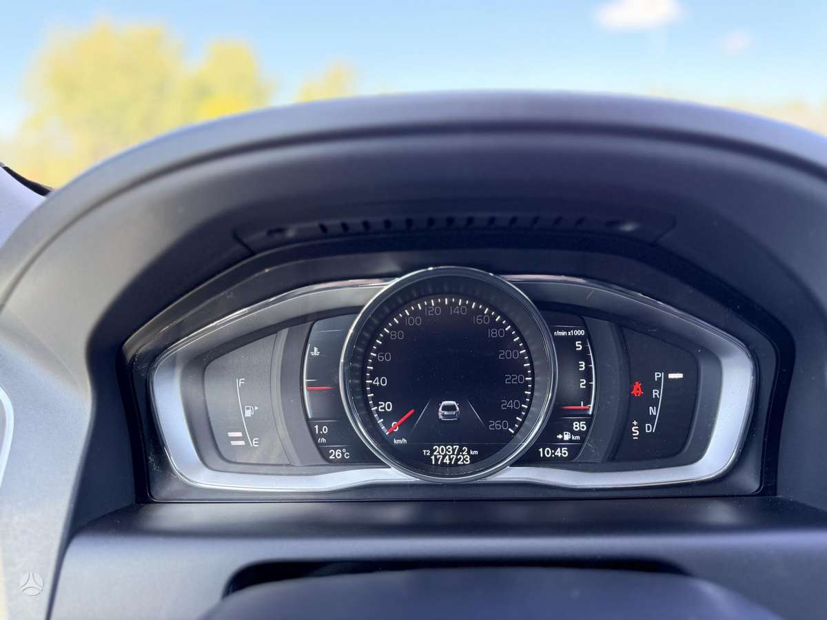 Volvo XC60, 2.4 l., Минивэн