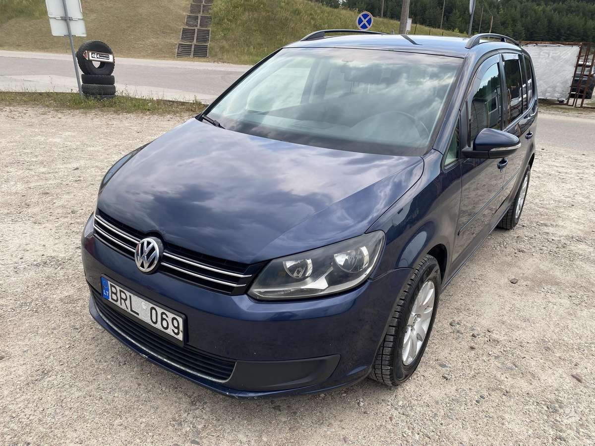 Volkswagen Touran - 1