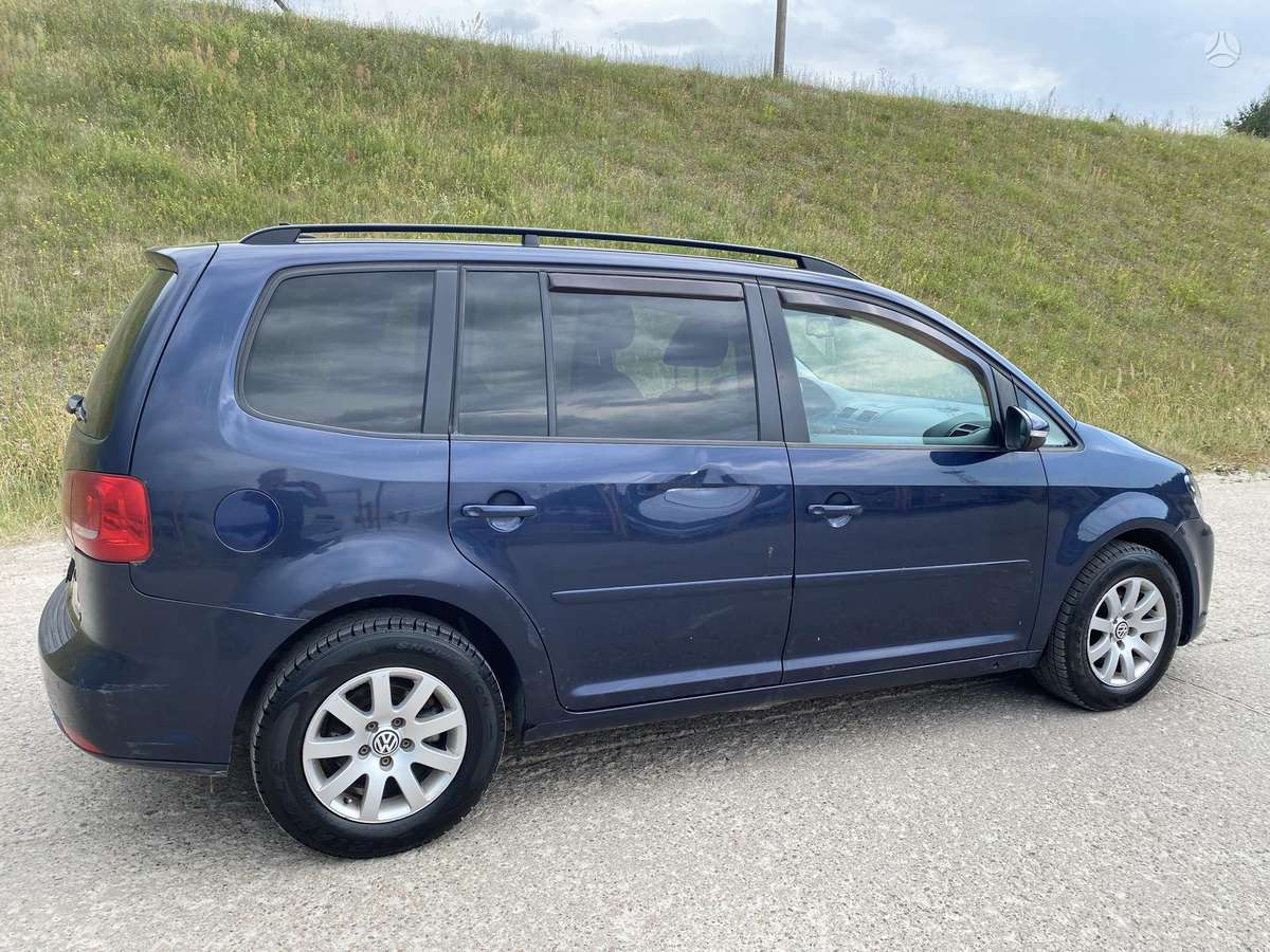 Volkswagen Touran - 8