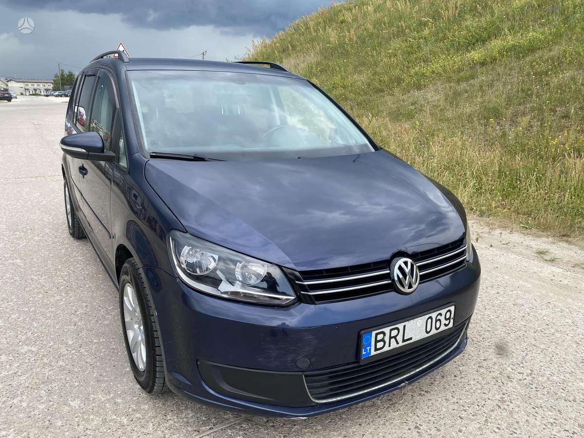 Volkswagen Touran - 11
