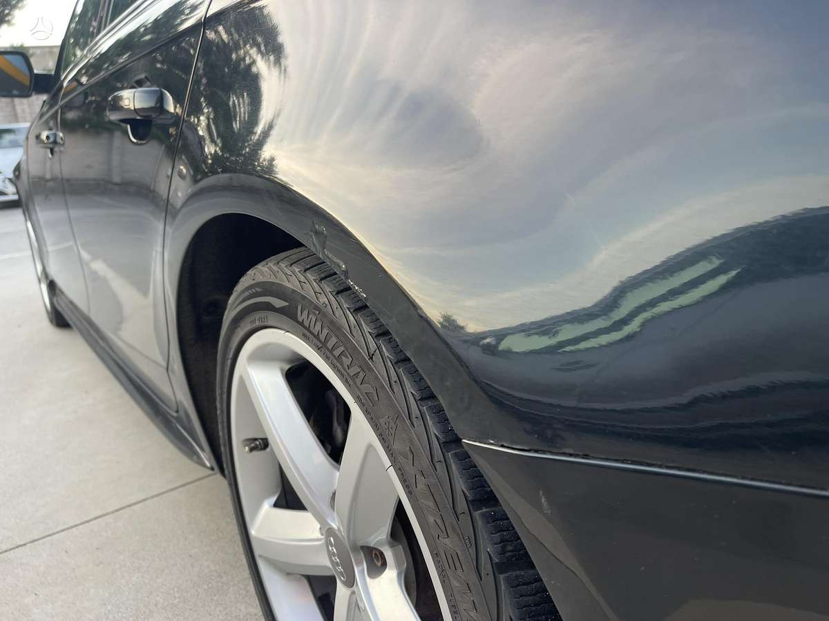 Audi A4, 2.0 l., Седан
