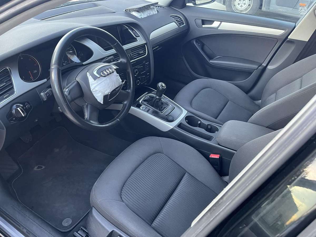 Audi A4, 2.0 l., Седан