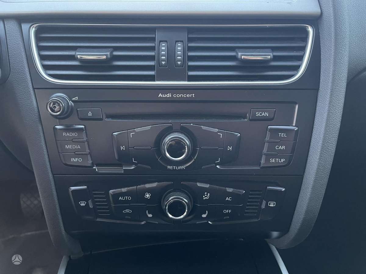 Audi A4, 2.0 l., Седан