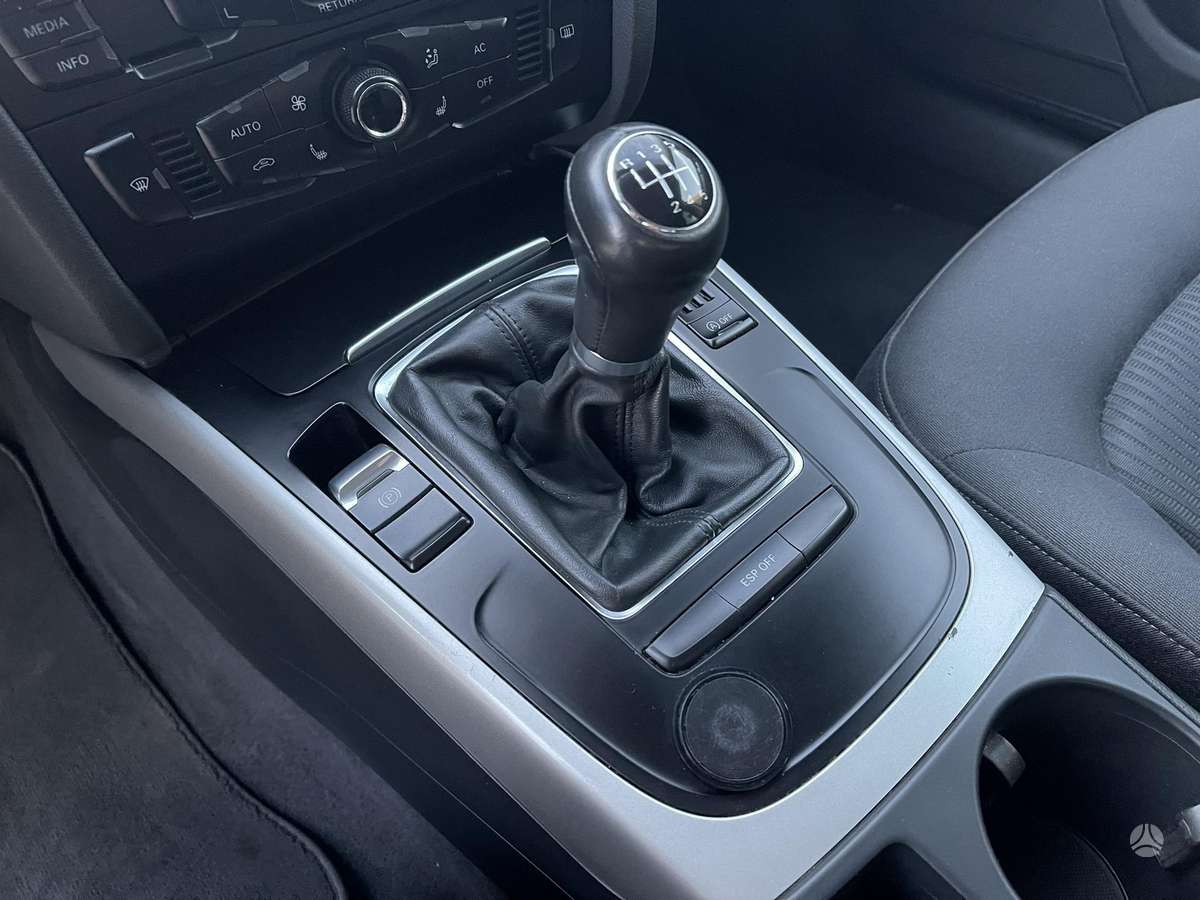 Audi A4, 2.0 l., Седан