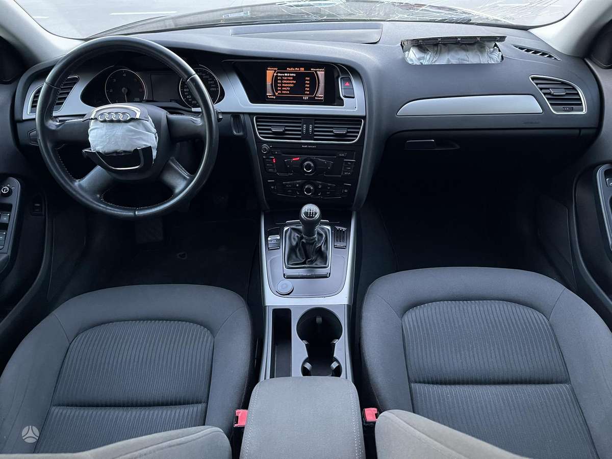Audi A4, 2.0 l., Седан