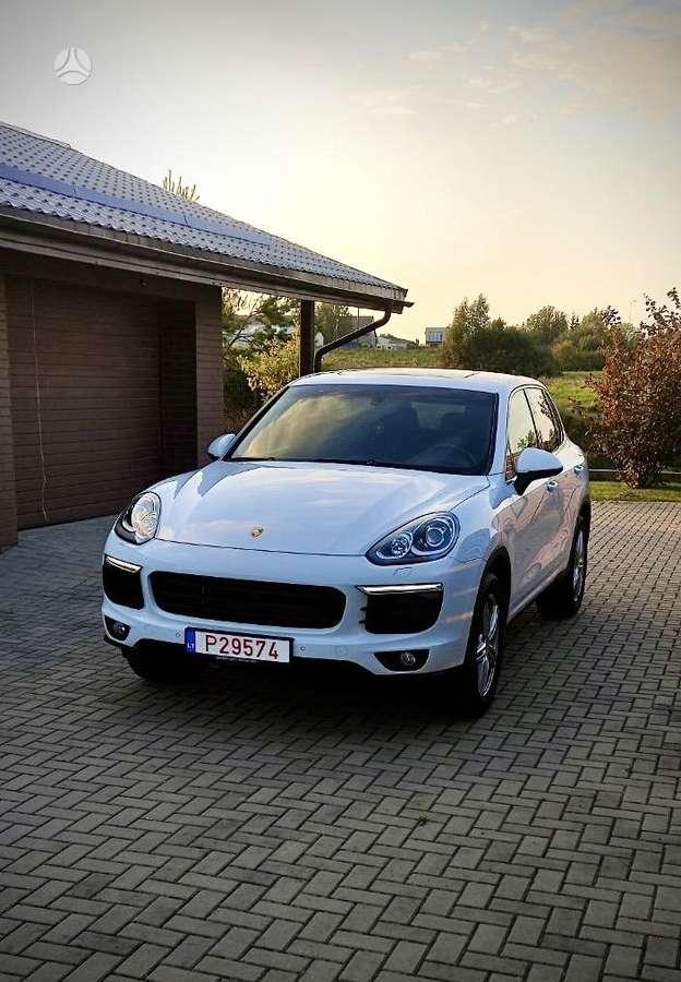 Porsche Cayenne - 1