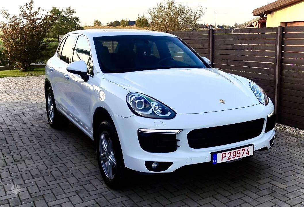 Porsche Cayenne - 4
