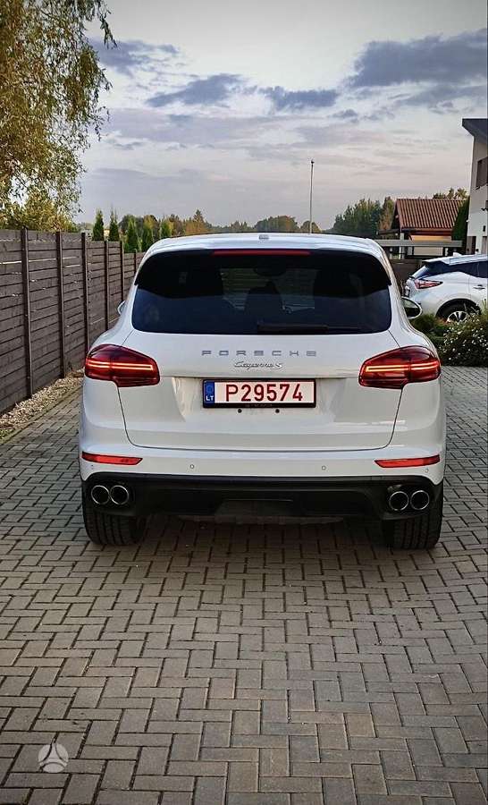 Porsche Cayenne - 6