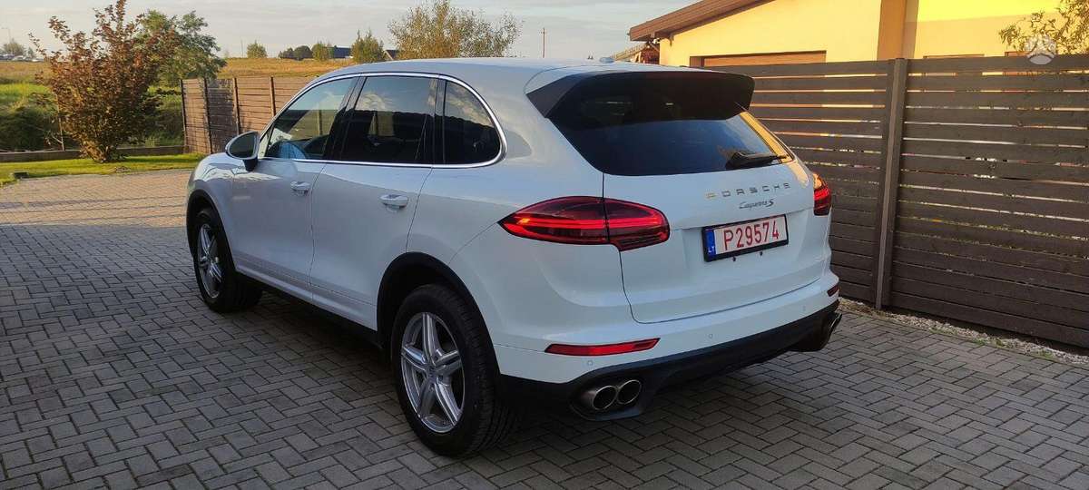 Porsche Cayenne - 7