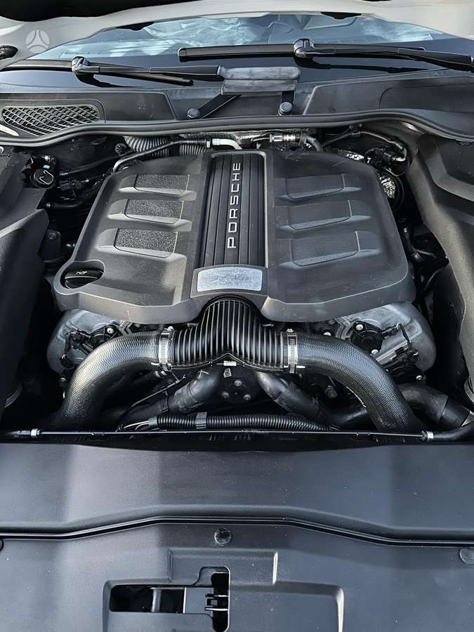 Porsche Cayenne - 9