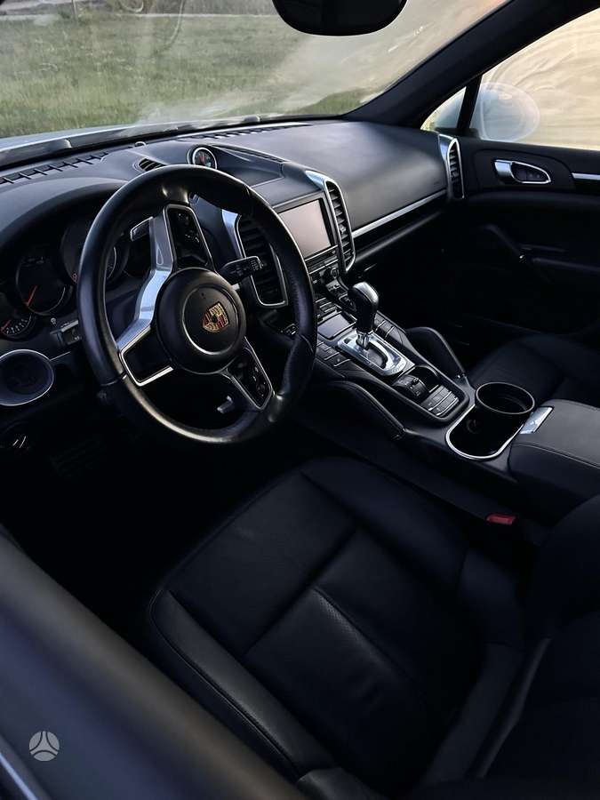Porsche Cayenne - 10