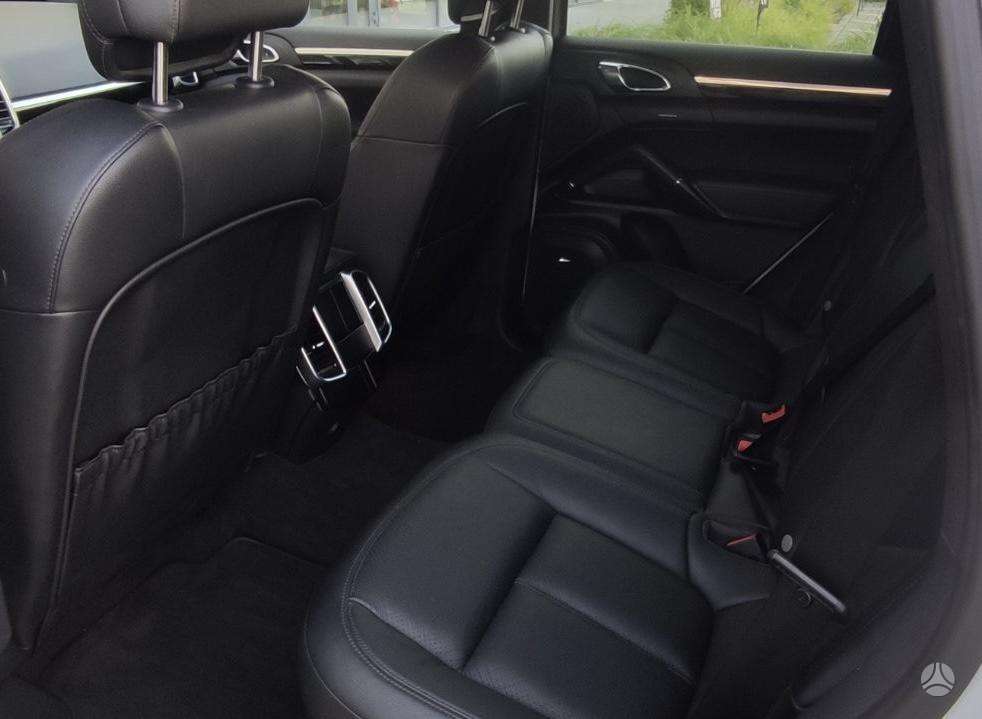 Porsche Cayenne - 12
