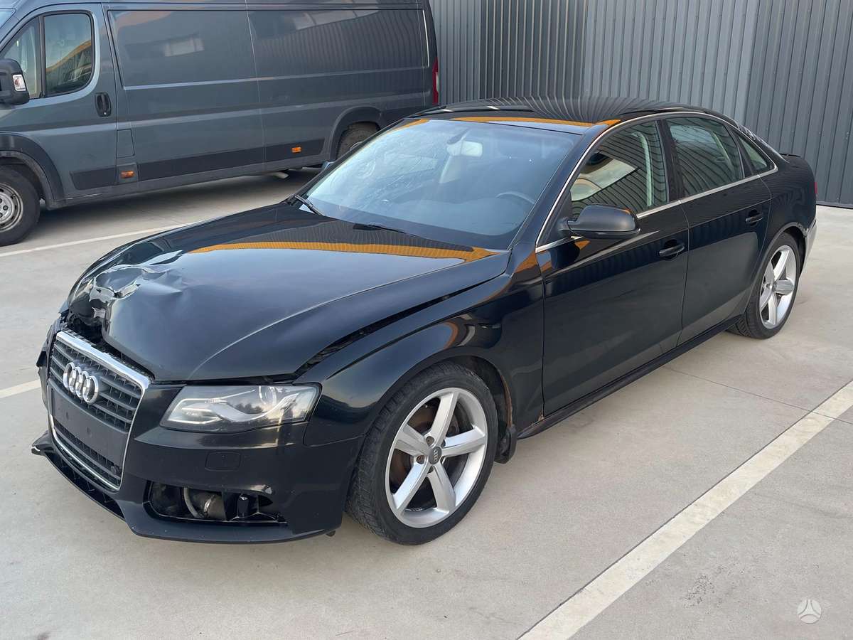 Audi A4, 2.0 l., Седан