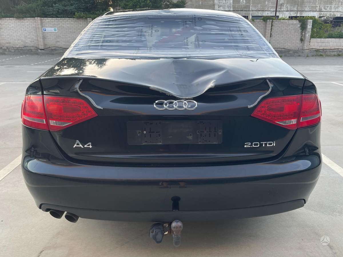 Audi A4, 2.0 l., Седан