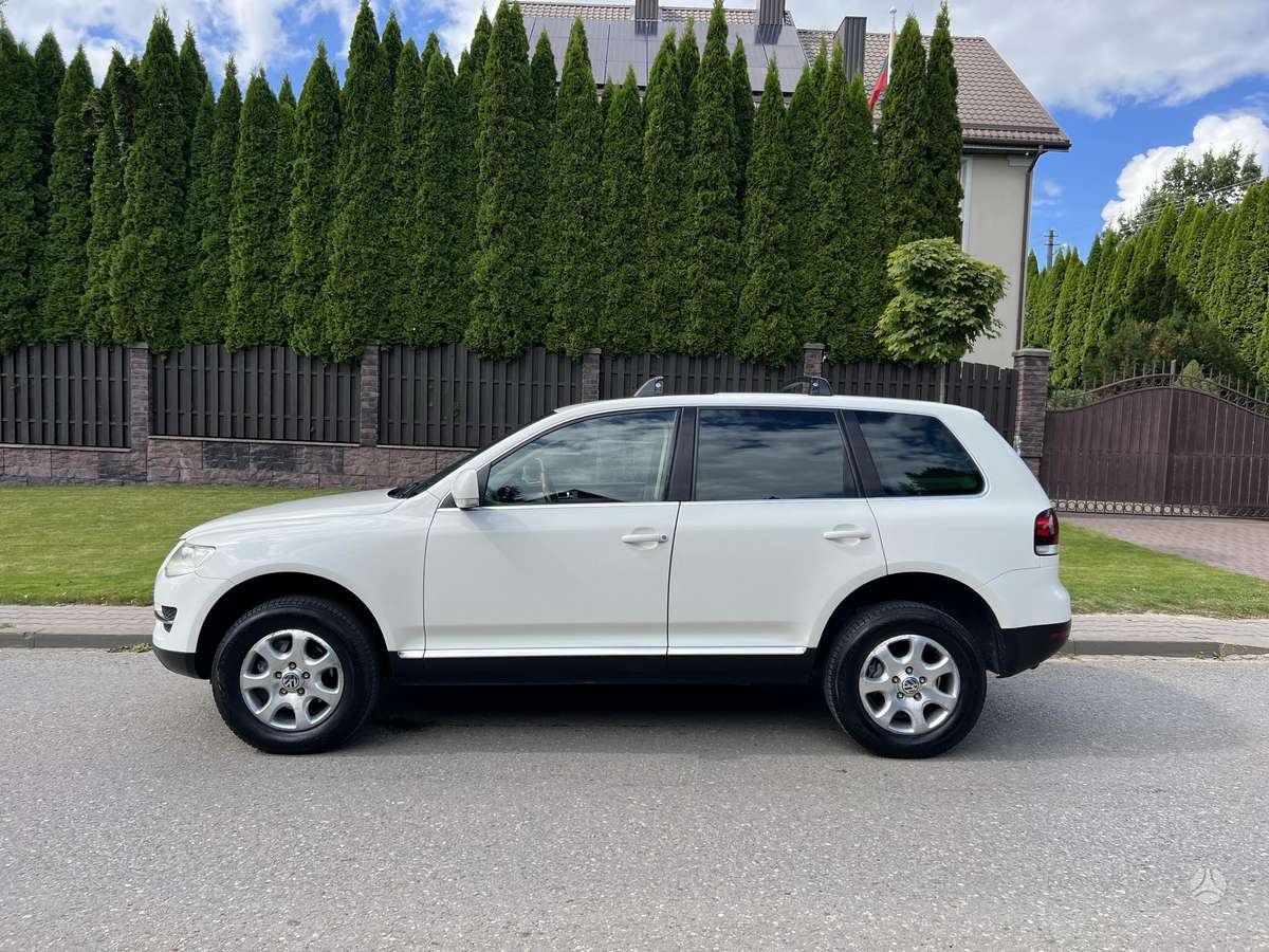 Volkswagen Touareg - 2