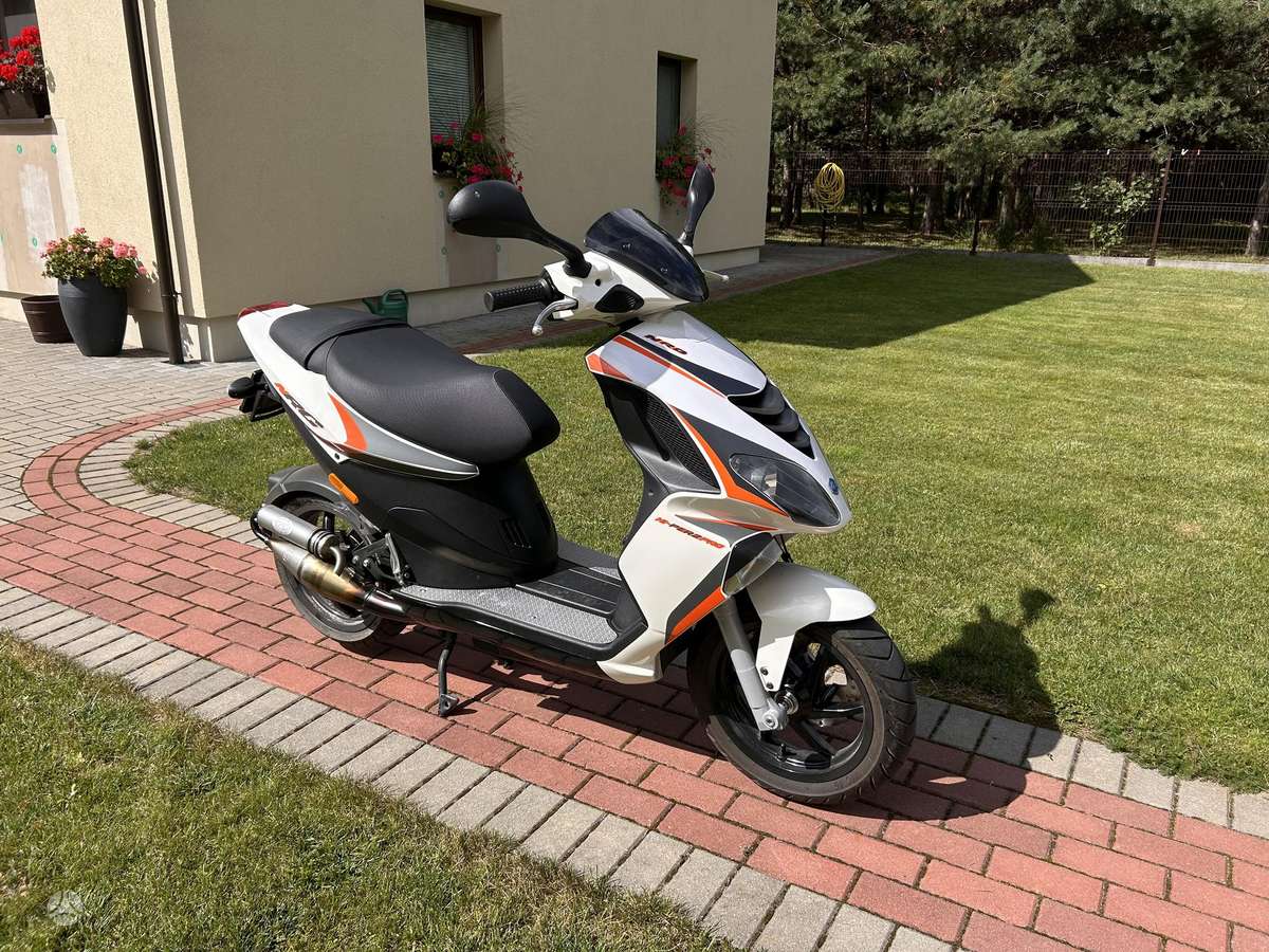 Piaggio NRG 50cc, scooters / mopeds